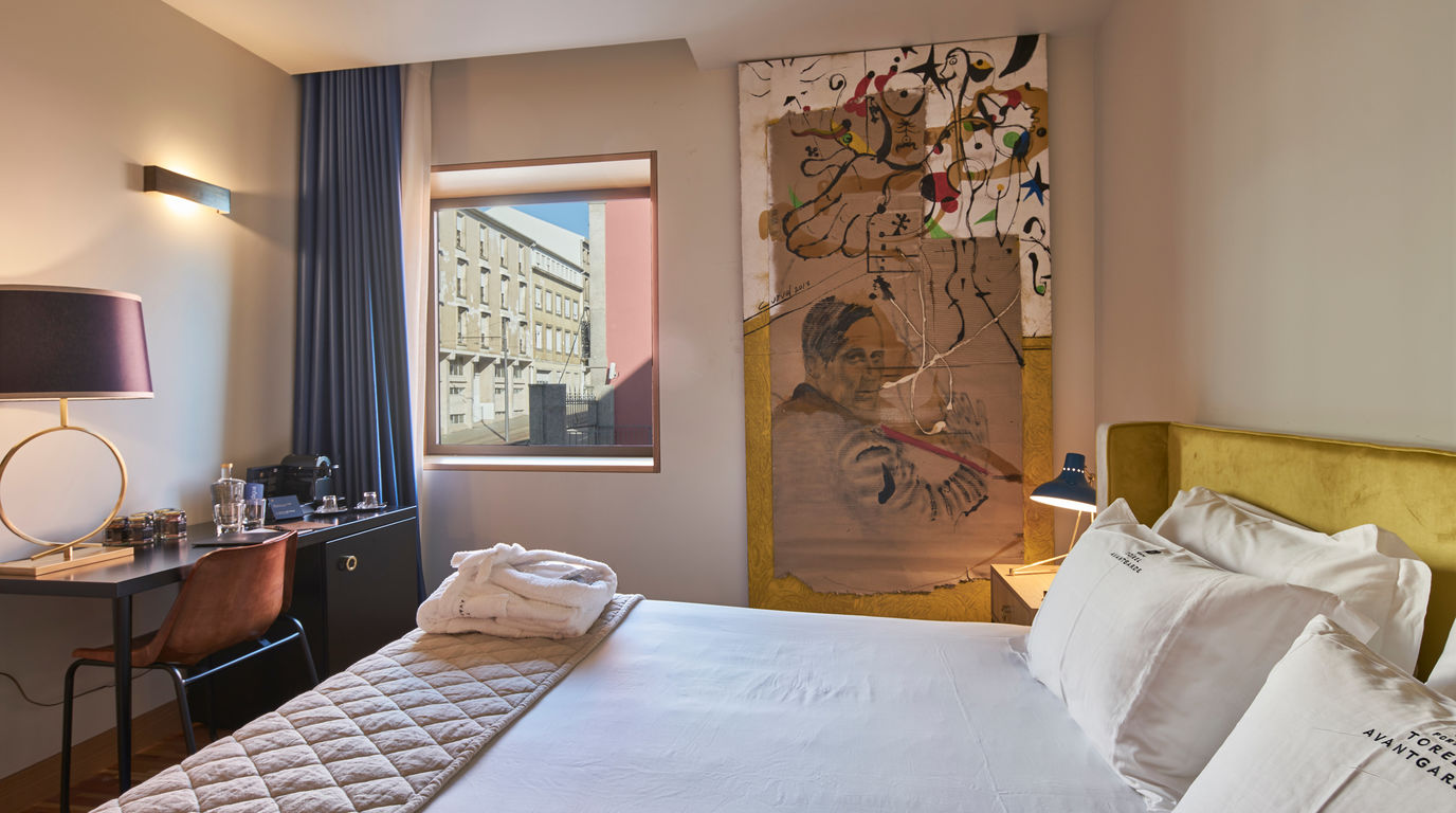 Joan Miro Room Torel Avantgarde